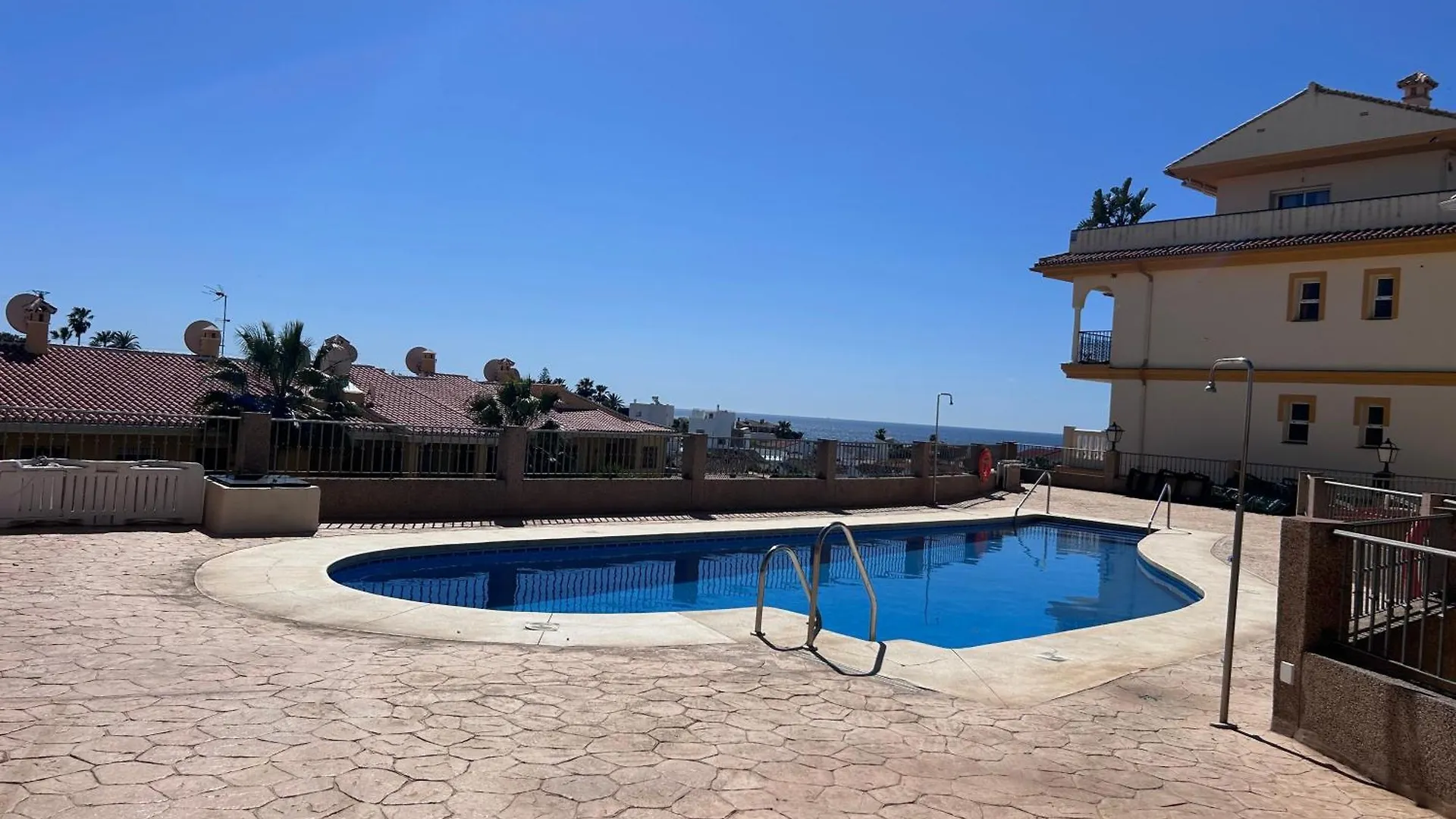 Lighthouse Beach Apartment MIJAS COSTA 0*,  Espanha