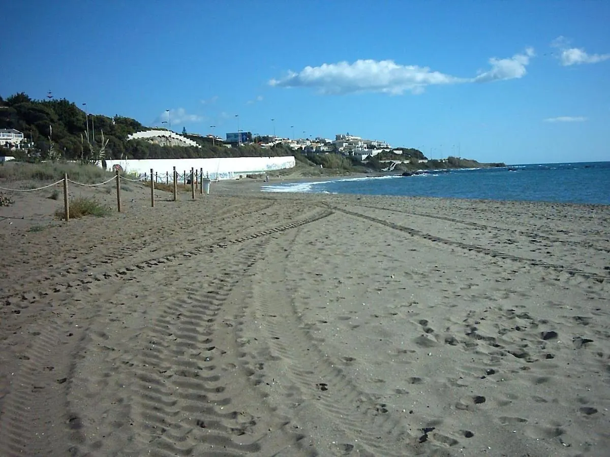 Lighthouse Beach Apartment ミハス