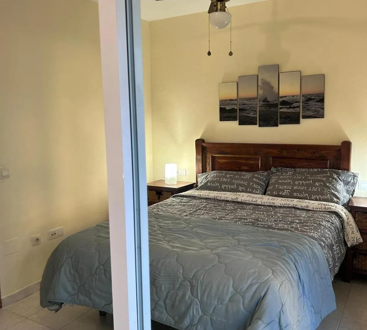 Lighthouse Beach Apartment ミハス
